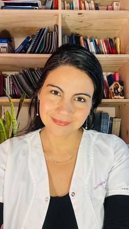 Dra. Valeria Carranza Soto - Médica cirujana - Universidad de Chile - Medicina Integrativa Antroposófica