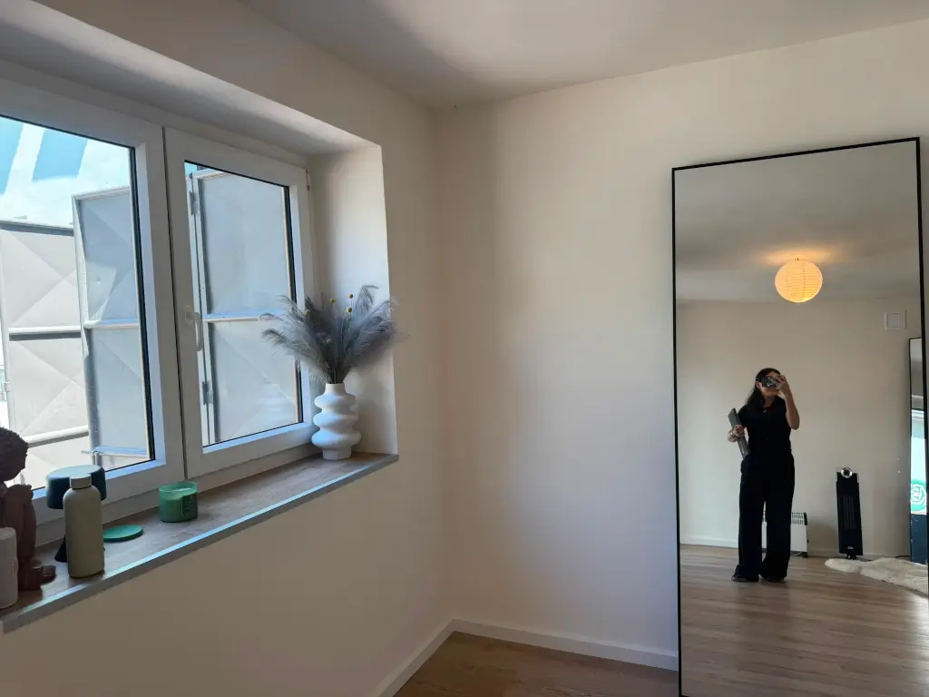 Main image gallery