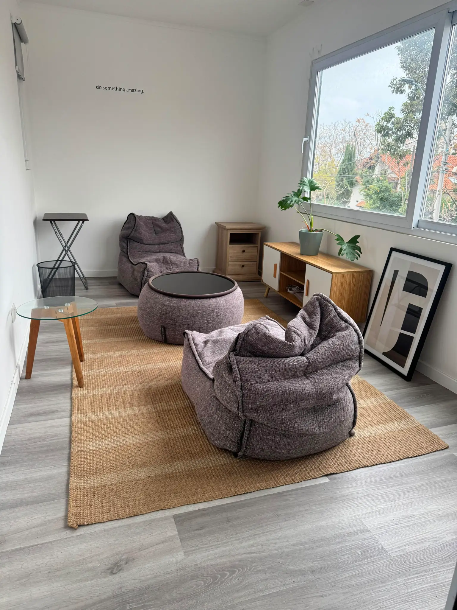 Main image gallery